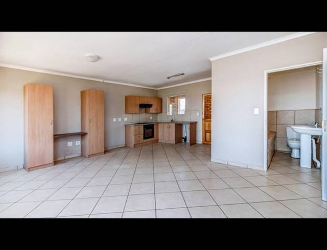 1 BEDROOM TOWNHOUSE FOR SALE IN KRUGERSRUS